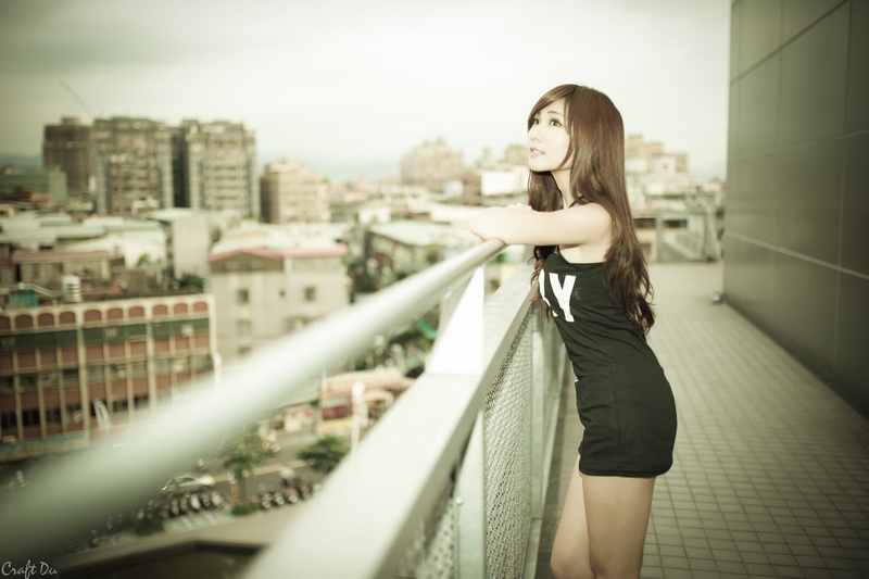 women, standing, beautiful woman, city, brunette, black dress, lifestyles, side view, one person, Zhang Ya Zhu, contemplation, 5K, three quarter length