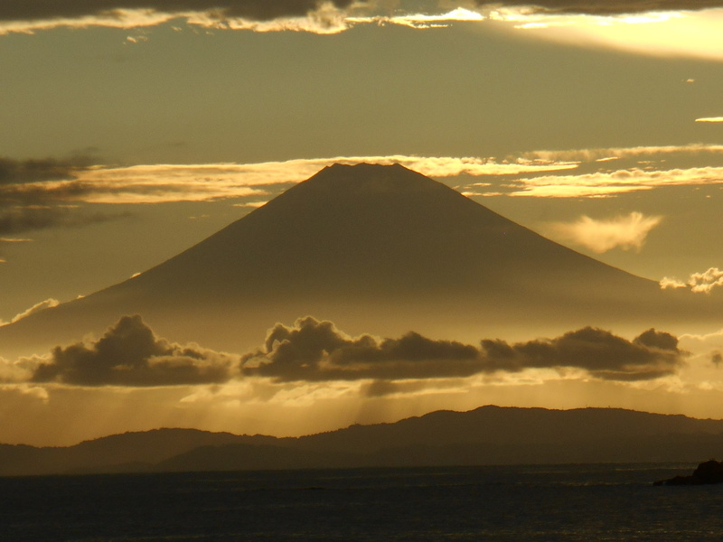 cloud - sky, tranquil scene, distance, scenics - nature, mountain, outdoors, sky, mt fuji, 5K, summer, japan, mountain range, silhouette, golden, nature