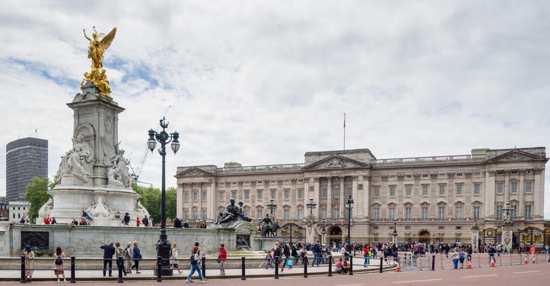 westminster, palace, statue, travel destinations, representation, architecture, real people, large group of people, human representation, buckingham palace