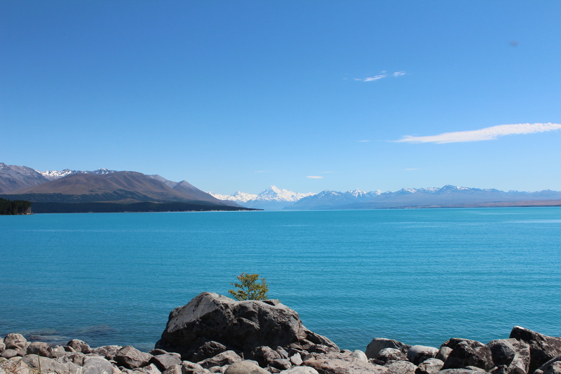 blue, mountains, beauty in nature, mountain peak, lake, tranquility, natural, outdoors, sky, 5K, mountain lake, lake pukaki, idyllic, mountain Range, non-urban scene