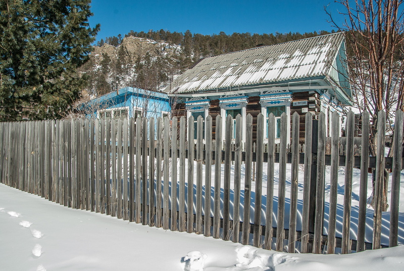 tree, 4K, closing, mountain, sky, logs, outdoors, irkutsk, building exterior, roof, winter, wooden house, building, architecture, icicle, snow, frozen