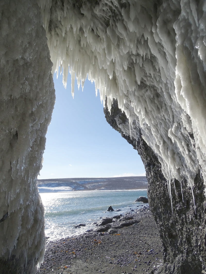 icicles, travel, natural arch, sea, sky, arch, coast, tranquil scene, tranquility, horizon over water, rock formation, scenics - nature, no people, cave