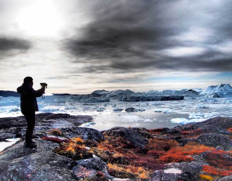 grönland, water, activity, greenland, standing, full length, climate change, ilulissat, cloud - sky, lifestyles, nature, one person, men, sky, real people