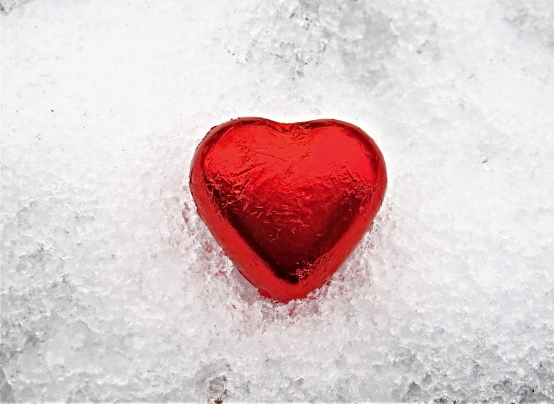 heart shape, frozen, close-up, romantic, candy heart, brand, eiskristalle, melting, love, 2K, snow, emotion, food and drink, valentines day, valentines day - holiday