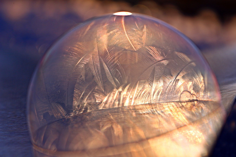 Frost, ball, illuminated, geometric shape, frost blister, glass, shiny, bubble, digital composite, vulnerability, Soap Bubble, studio shot, ze, eiskristalle