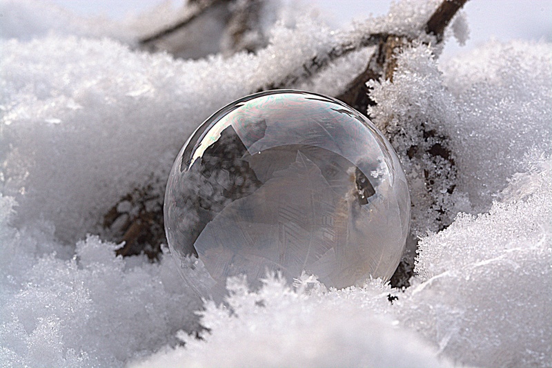 soap bubble, cold - Temperature, no people, close-up, ball, 5K, sphere, crystal, frost, wintry, frozen, cold, cold temperature, globe - man made object