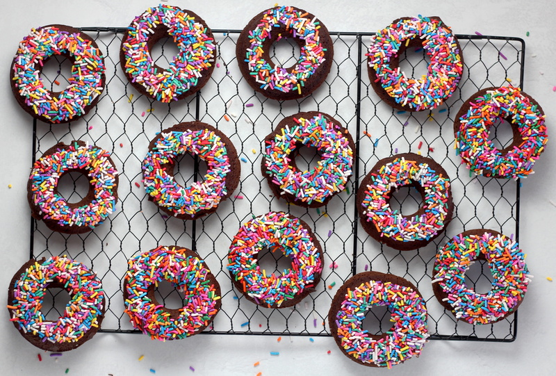 cake, snack, dessert, directly above, unhealthy eating, 4K, bag, accessory, indoors, purse, gluten, accessories, ready-to-eat, donut, sprinkles, chocolate