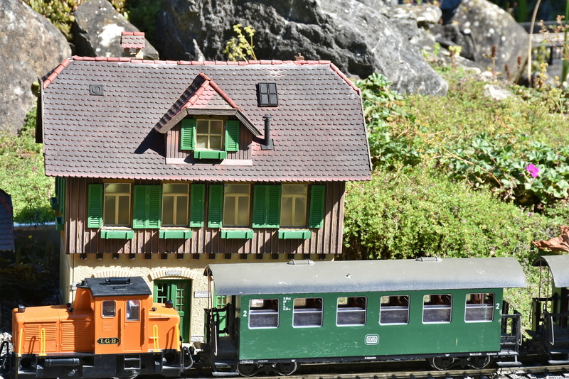 train, railway tracks, city, transportation, house, railways, sunlight, toys, architecture, waterfront, seemed, public transportation, track, built structure