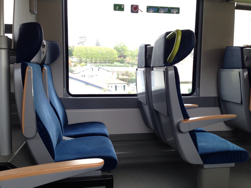 train, public transportation, absence, train - vehicle, land Vehicle, passengers, empty, glass - material, seat, sit, travel, vehicle Interior, window