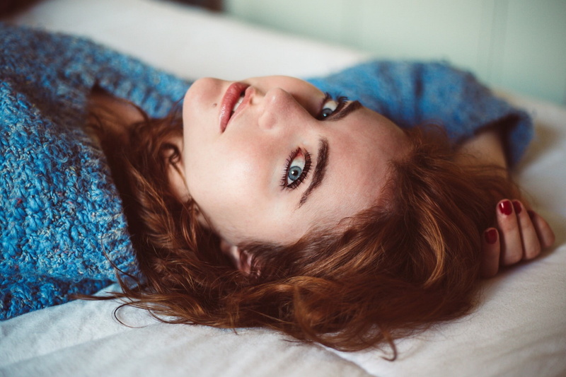 red nails, redhead, looking at viewer, 720P, in bed, sweater, blue eyes, woolen, women, lying on back