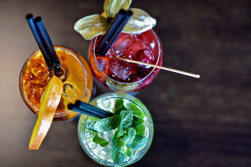 straw, household equipment, citrus fruit, herb, directly above, healthy eating, drink, food, freshness, table, fruit, wellbeing, slice, high angle view