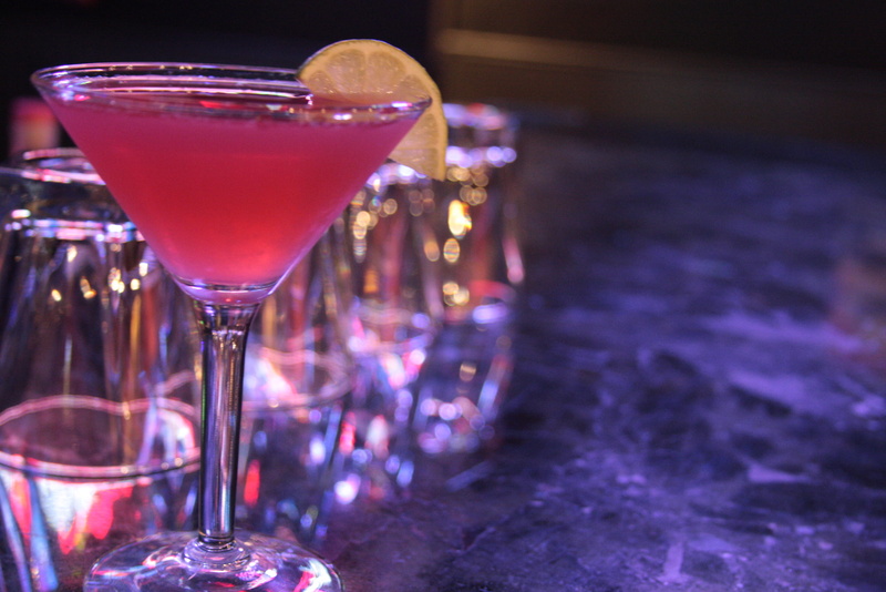 food, coctail, nightlife, drink, bar, nightclub, food and drink, fruit, 2K, entertainment club, tropical drink, glass, household equipment, alcohol, close-up