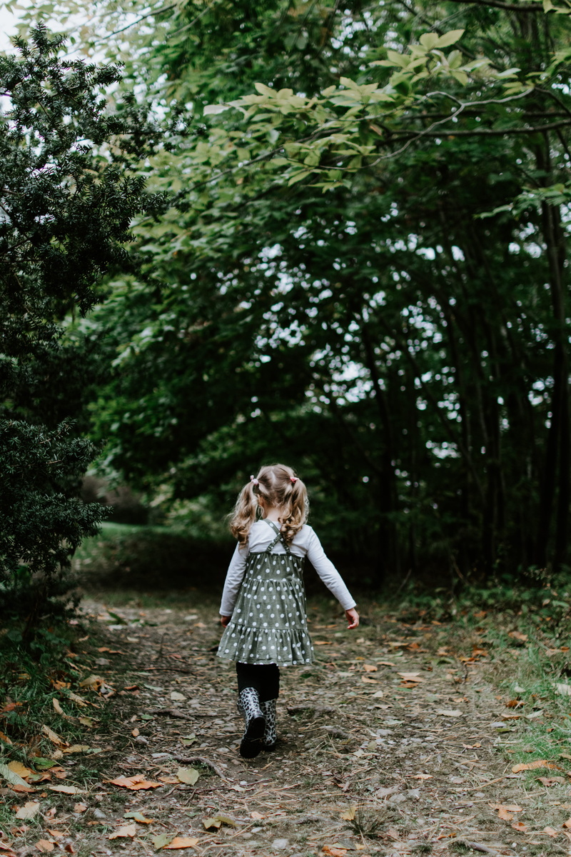 fall, near, leisure activity, green, 5K, nature, dress, girls, style, leaves, daughter, real people, path, childhood, leaf, woodland, walking, leafed