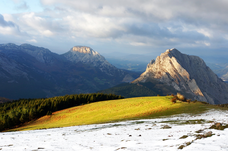 ray, green, outdoors, photo, spring  season, snow, mountain Peak, 4K, scenics, sunshine, light, sunset, winter, nature, peak, summer, snowy, meadow, basque country