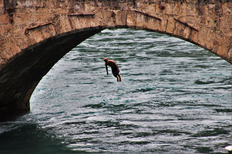 water, river, 5K, bridge, at the court of, man, young, day, jump, switzerland, the height of the, jumping, outdoors, arch, architecture, leisure activity
