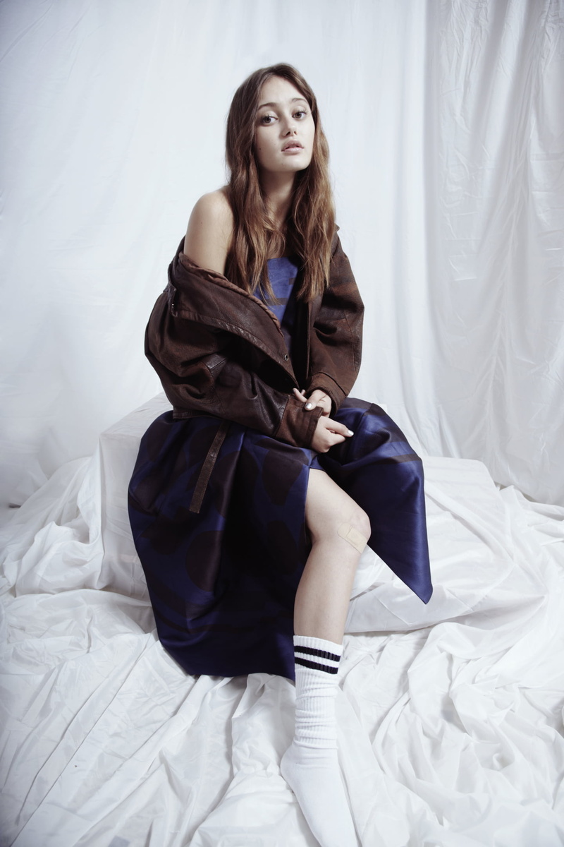 bed, full length, fashion, Ella Purnell, hair, long hair, adult, sitting, 1080P, indoors, hairstyle, furniture, textile, teenager, women, young adult