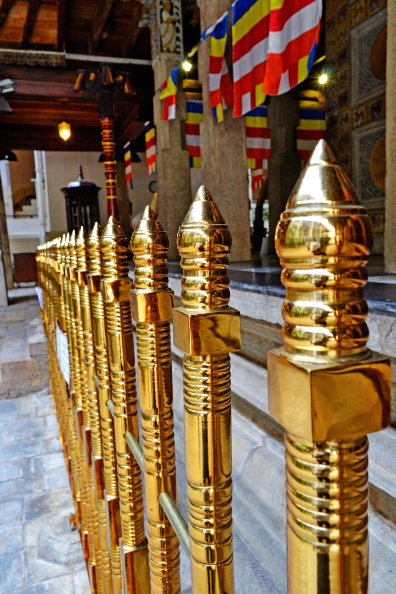 place of worship, sri dalada maligawa, close-up, fence, 4K, built structure, large group of objects, barrier, temple of the tooth, sri lanka, focus on foreground