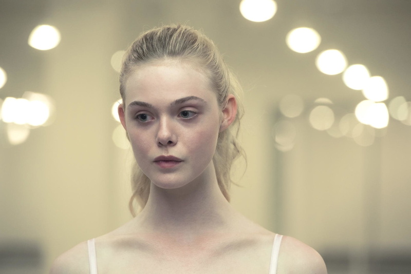 hair, young women, The Neon Demon, contemplation, beautiful woman, Elle Fanning, adult, indoors, hairstyle, beauty, one person, young adult, women, blond hair