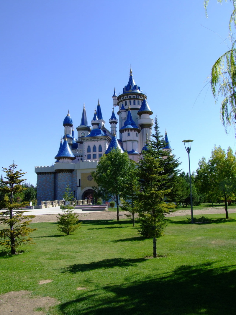 green color, religion, place of worship, plant, sky, blue, grass, 720P, tourist, fairy tale castle, travel destinations, nature, sunlight, clear sky, day