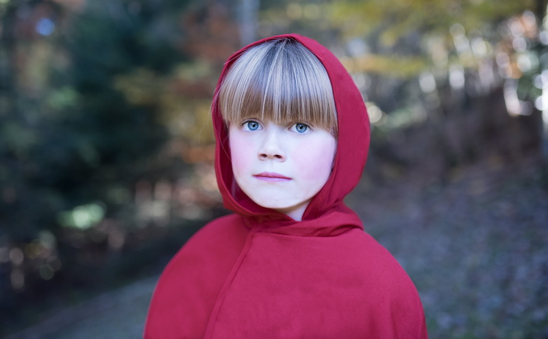 focus on foreground, people, human, headshot, jacket, hairstyle, close, front view, beautiful, outdoors, red, offspring, looking at camera, nature, childhood