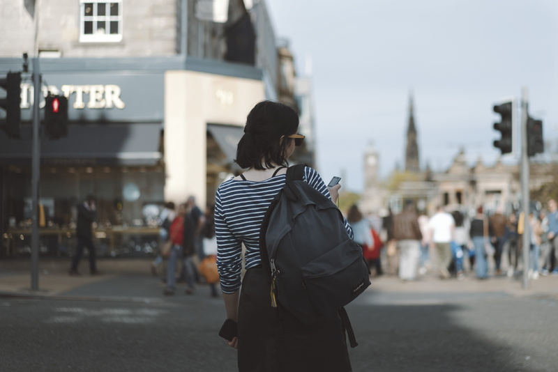 one Person, store, shirt, woamn, fashion, day, men, urban, side, lifestyles, female, copy Space, sunglass, city Life, 2K, model, outdoors, street, caucasian Ethnicity