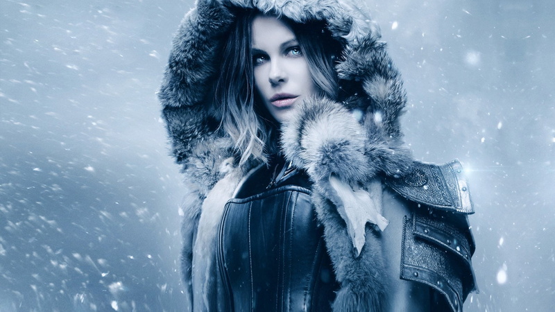 Movie, hair, extreme weather, Kate Beckinsale, women, rain, cold temperature, beautiful woman, Underworld, outdoors, warm clothing, snow, Selene (Underworld)