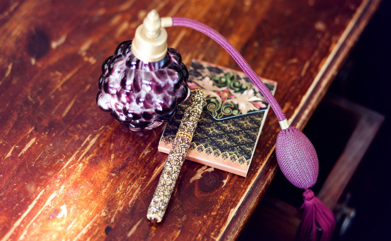 2K, focus on foreground, beige, wood - material, indoors, Love, close-up, art and craft, ornate, purple, celebration, still life, creativity, Potion, selective focus