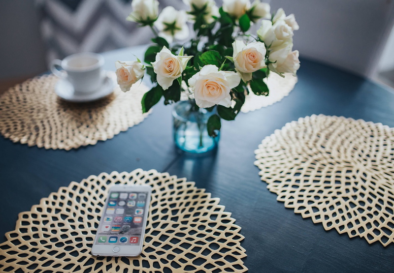 flower head, bouquet, mats, breakfast, Round, coffee cup, flowers, indoors, design, table, beauty in nature, glass, blue, high angle view, decor, vase