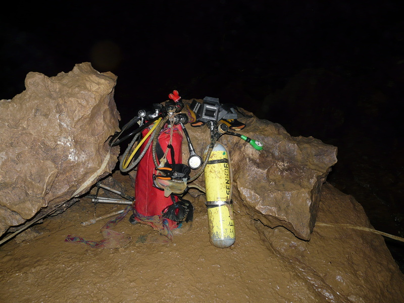 compressed air bottle, Diving Equipment, safety, inflatorhose, mountain, safety harness, rock - object, equipment, sport, scuba mask, breathing equipment