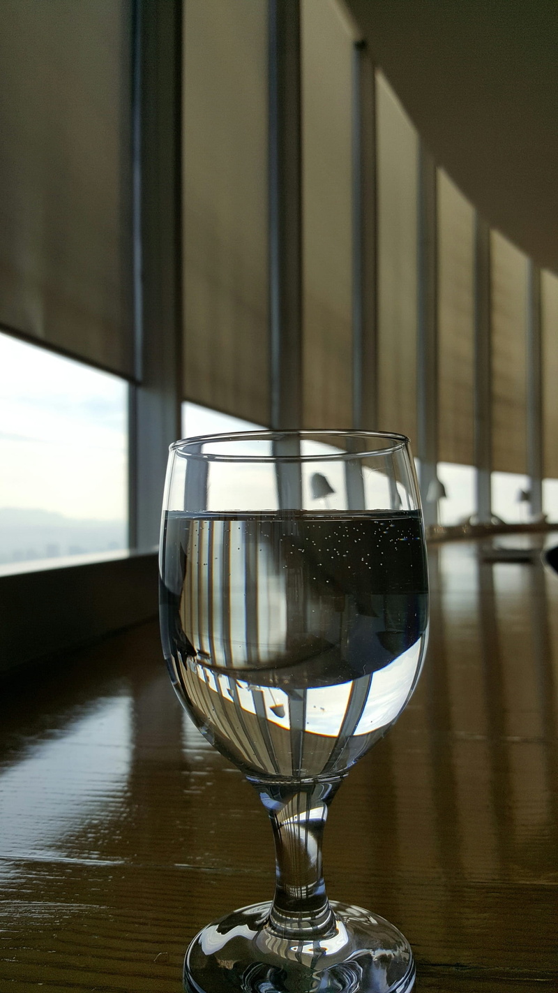 focus on foreground, freshness, close-up, Jae Woo, indoor, refreshment, Tae, day, Kyung, yoon-ho, cup, glass - material, drink, water, Jae, indoors, drinking glass