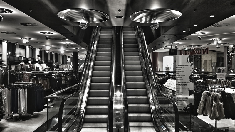 electric light, indoors, light, lighting equipment, staircase, 2K, department store, arts culture and entertainment, transportation, architecture, ceiling