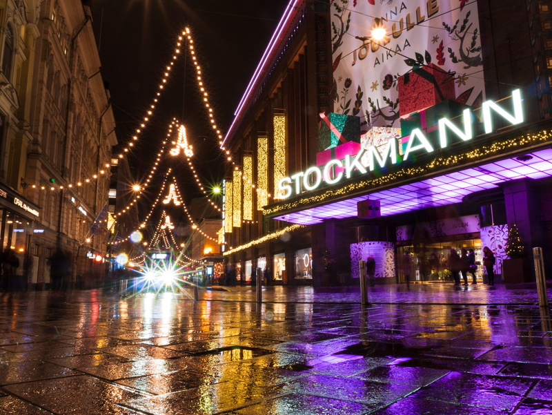 building exterior, glowing, stockmann, stockmann department store, christmas lights, motion, water, architecture, city, built structure, aleksanterinkatu