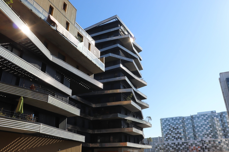 sunlight, tall - high, urban, modern, built structure, low angle view, apartment, downtown, city, building exterior, residential district, metal, building