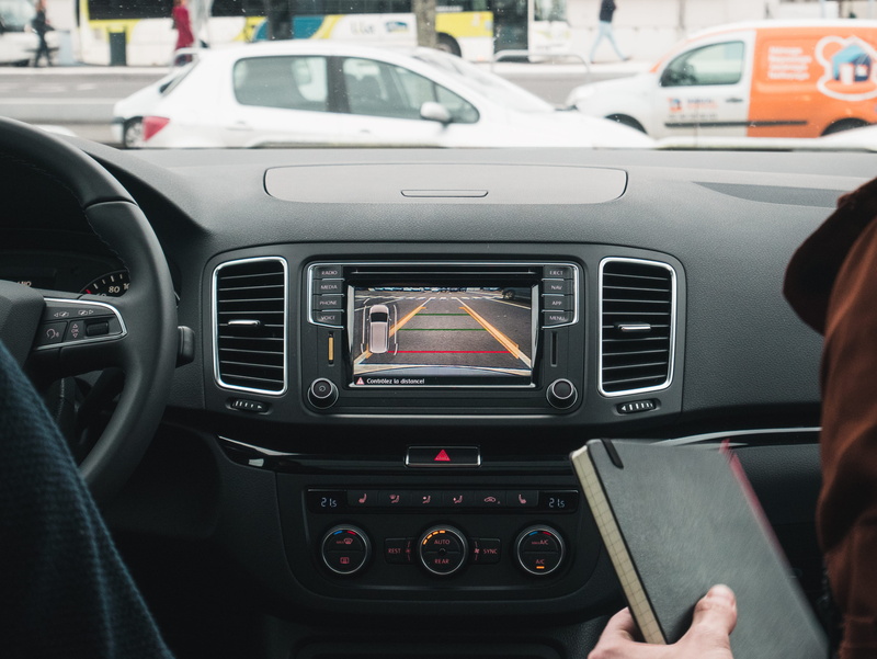 nantes, steering wheel, seat, men, car interior, windshield, day, glass - material, land vehicle, assistance, car, real people, lifestyles, control panel