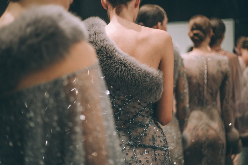 fashion, heterosexual couple, event, 5K, women, couple - relationship, group, crowd, people, standing, men, model, group of people, clothing, fashion models