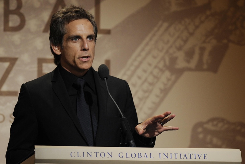 occupation, Ben stiller, adult, front view, music, microphone, communication, standing, one person, Podium, performance, Brown hair, business, focus on foreground