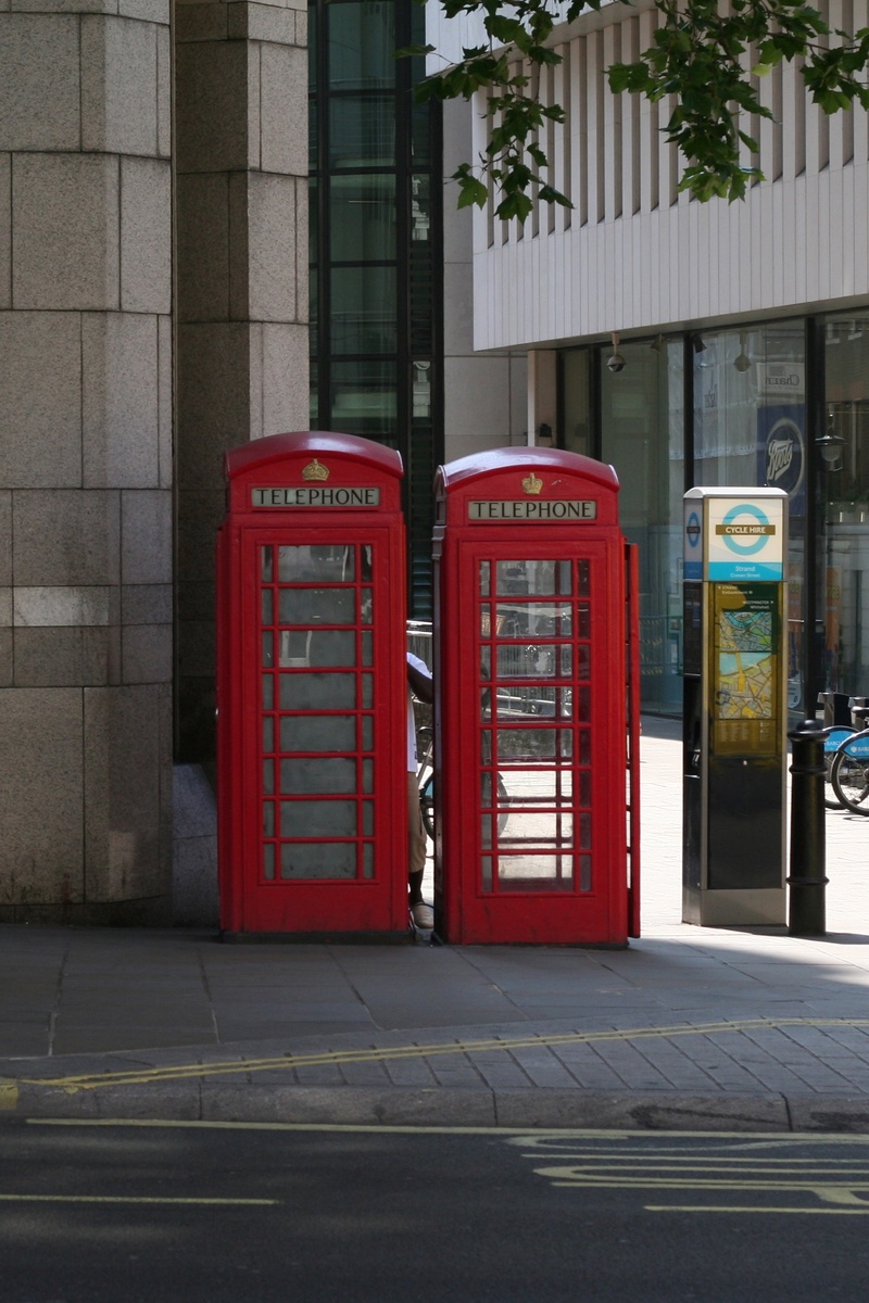 technology, western script, no people, call, telephone, red telephone box, road, london, connection, outdoors, 1080P, city, building exterior, communication