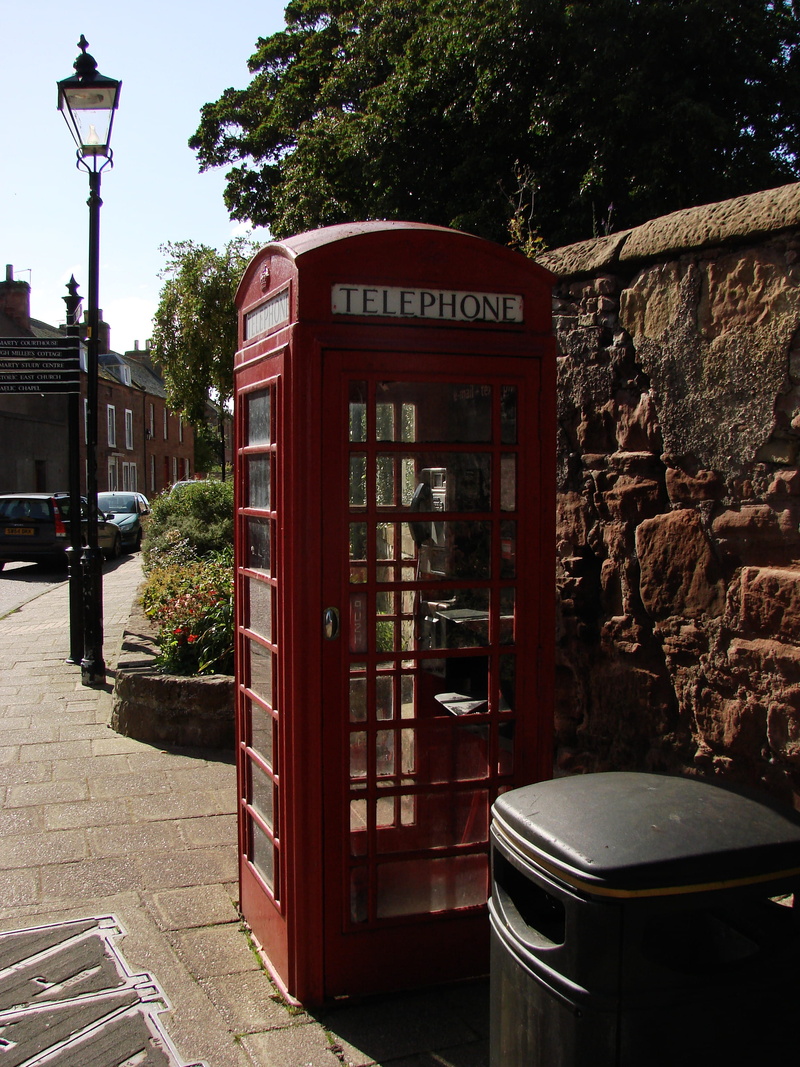 telephone, Phone Booth, london, convenience, red telephone box, no people, connection, day, telephone handset, architecture, London, red, dispensary, emergency