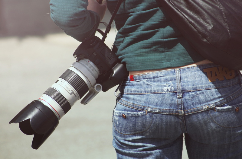 4K, equipment, men, day, jeans, front view, canon eos 30d 4k download pictures for pc, casual clothing, standing, photography themes, weapon, holding