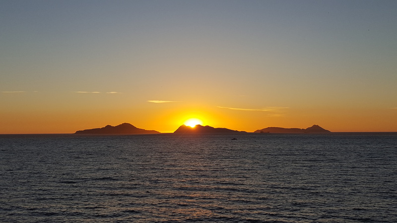 photography, beach, urban skyline, no people, tranquil scene, nigran, cies island, sun, rias baixas, outdoors, red, water, mountain, galicia, sky, evening sun