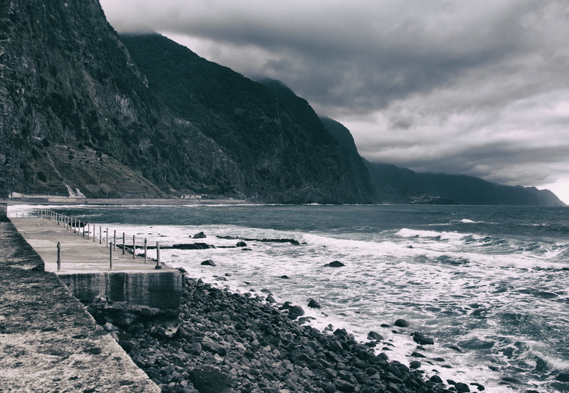 cloud - sky, tranquil scene, mountain, day, top view, beach, beauty in nature, no people, 4K, clouds, land, water, nature, landscape, outdoors, sea, the coast