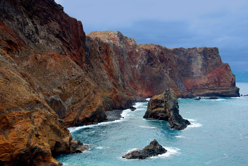solid, day, outdoors, 4K, idyllic, the waves, formation, the coast, land, rock, beauty in nature, water, ocean, beach, sea, cliff, brown, geology, mountain