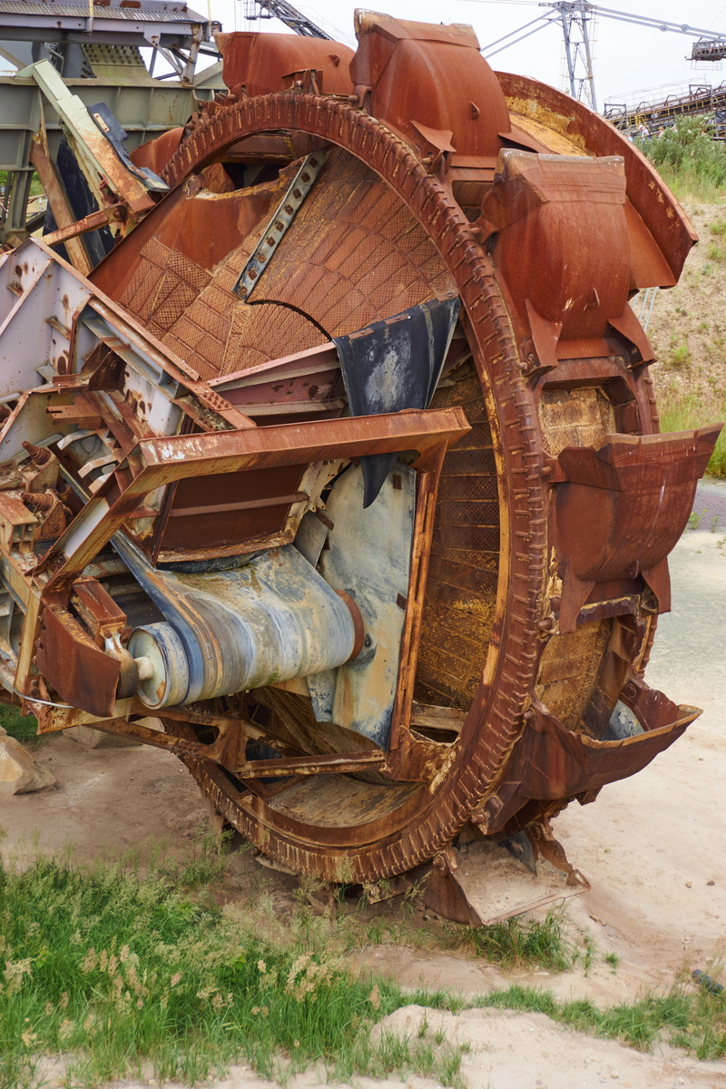 steel, technology, commodity, old, lost places, no people, tire, brown coal, metal, decay, grass, land vehicle, nature, 5K, transportation, wheel, industry