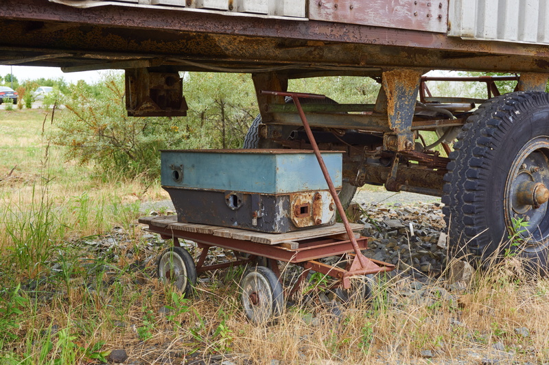 ruined, weathered, mode of transportation, wagon wheel, old, bucket wheel excavators, plant, bad condition, run-down, 5K, tire, obsolete, open pit mining