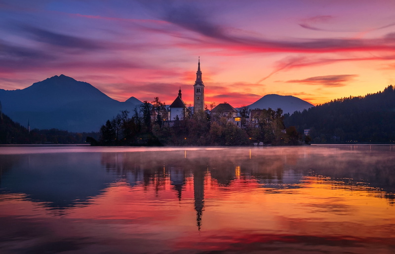 Slovenia, Lake bled, clouds, Extreme, the mountain plateau of Pokljuka, lights, the sky, paint, lake, morning, light, temple, St. Marys Church, fog, 1080P