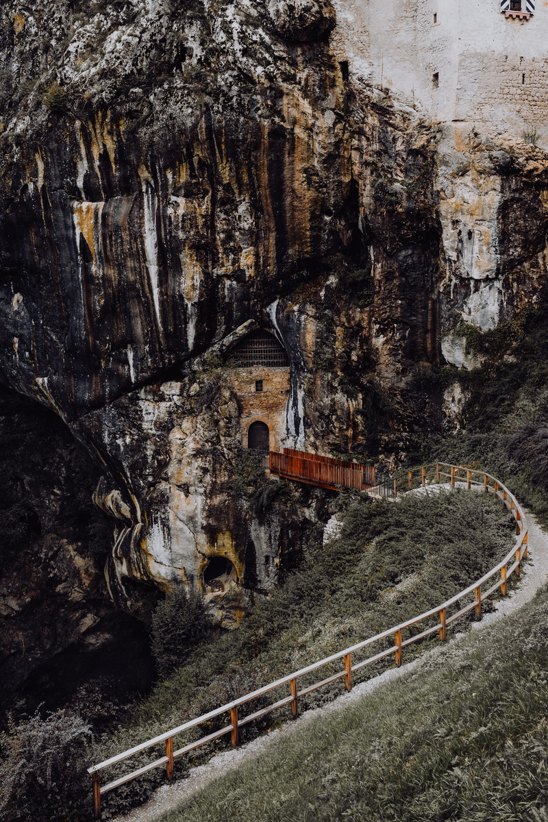 connection, tourism, nature, 5K, environment, Europe, rock, transportation, castle, rock formation, travel, built structure, cave, land, predjamski grad