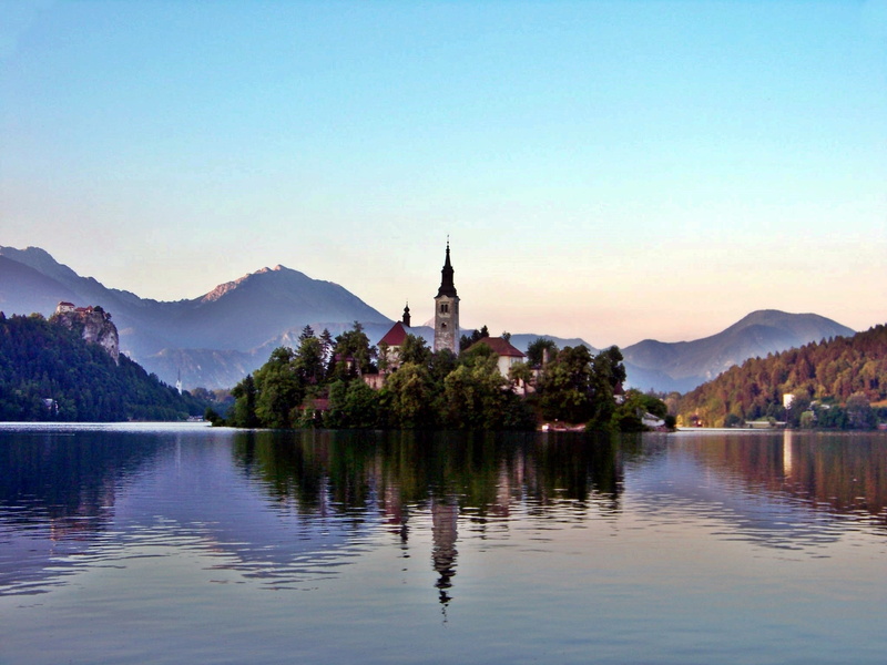 church, mountain, fairytale, beauty in nature, europe, spire, clear sky, the gorenjska region, badesee, scenics, Lake Bled, religion, alpine hiking, Karawanken