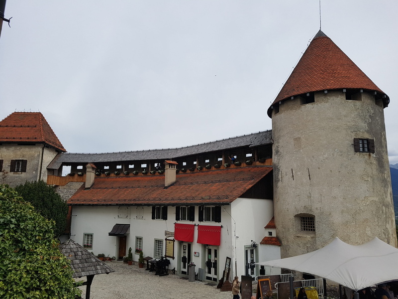 built structure, place of worship, history, the past, residential district, tower, city, no people, bled, window, castle, architecture, house, blade configuration