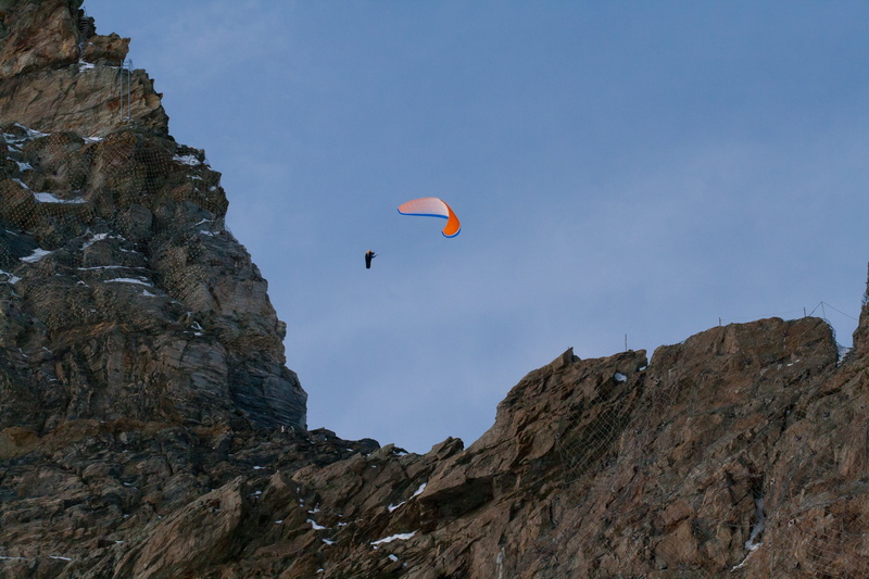 4K, solid, mid-air, joy, paragliding, safety harness, mountain, sky, protection, extreme sports, cliff, jungfraujoch, outdoors, flying, sign, sport, people