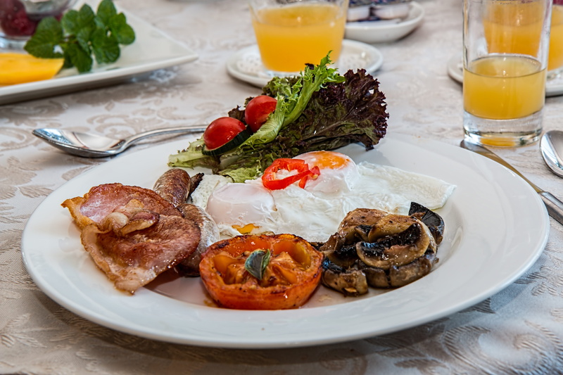 table knife, table, plate, orange juice, kitchen utensil, no people, cuisine, healthy eating, freshness, poached eggs, healthy meal, kitchen, eating, mushrooms